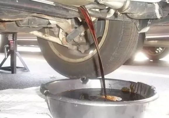 潔匠凈化·的凈工業(yè)除臭劑_廢機油處理難度大，擺脫“惡臭異味”又有什么方向？