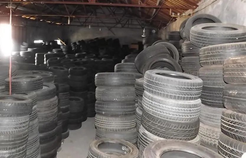 潔匠凈化·的凈工業(yè)除臭劑_廢舊輪胎煉油廢氣污染，車(chē)間惡臭問(wèn)題可利用潔匠凈化除臭劑解決