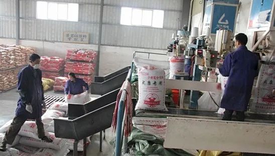 飼料廠(chǎng)車(chē)間腥臭味擾民，就用Dejing的凈飼料廠(chǎng)專(zhuān)用除臭劑.jpg