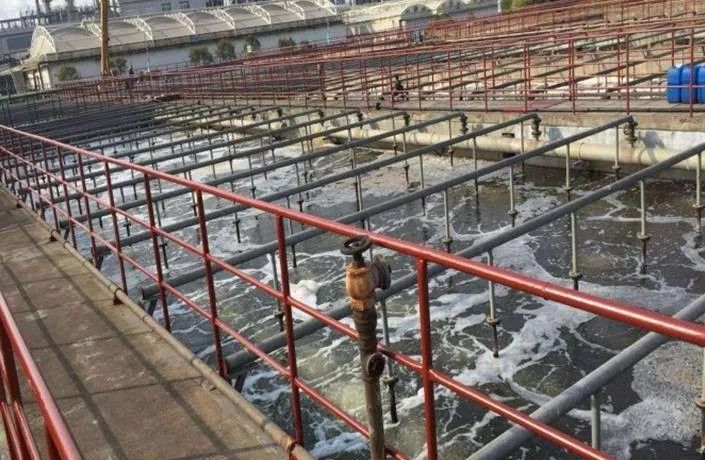 化工廠(chǎng)污水、污泥“臭氣熏天”遭投訴，該如何解決？